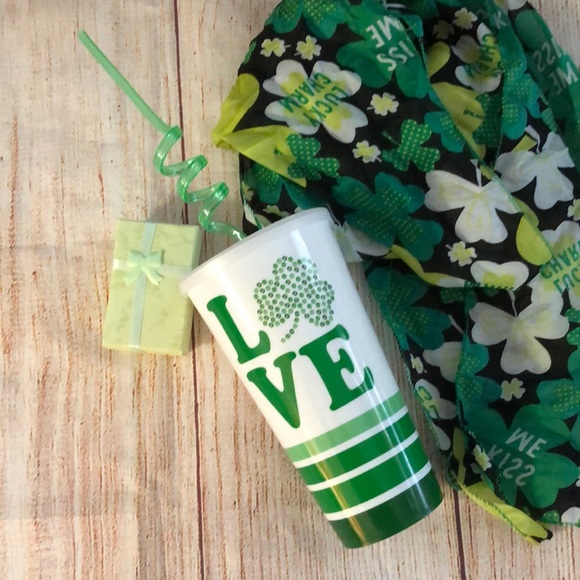 Shamrock 32fl oz Sipper Cup With Spiral Straw - L☘️VE - Picture 1 of 8
